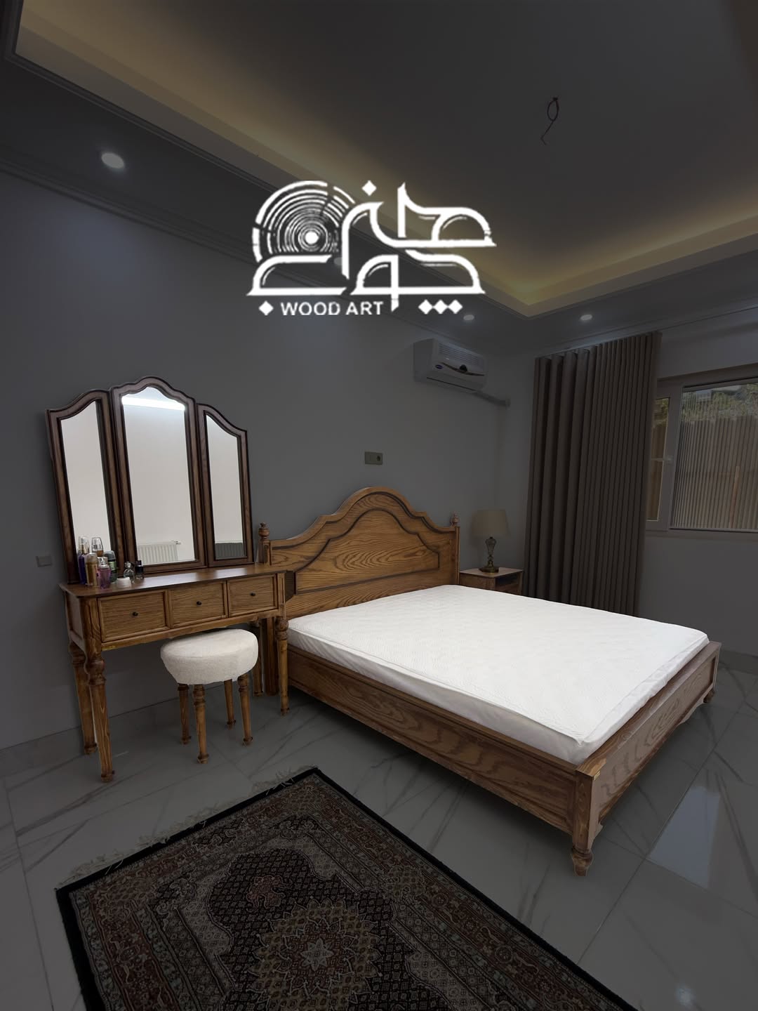 سرویس خواب شامل تخت خواب و میز آرایش و صندلی پاتختی